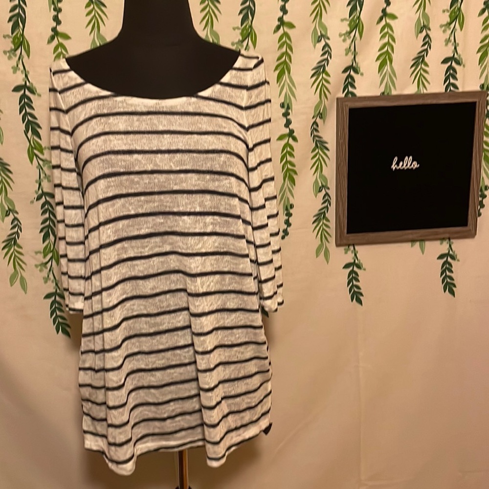 Size XS BDG Striped 3/4 Sleeve Shirt B2